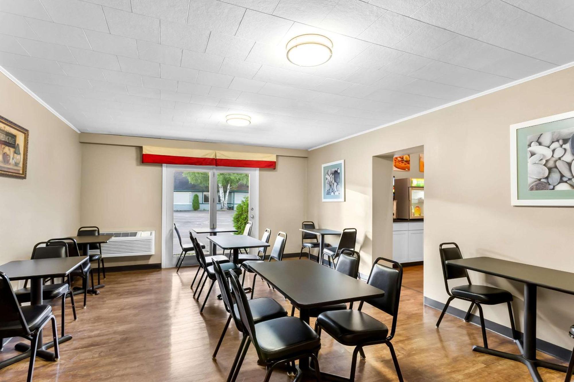 Rodeway Inn Gorham Extérieur photo