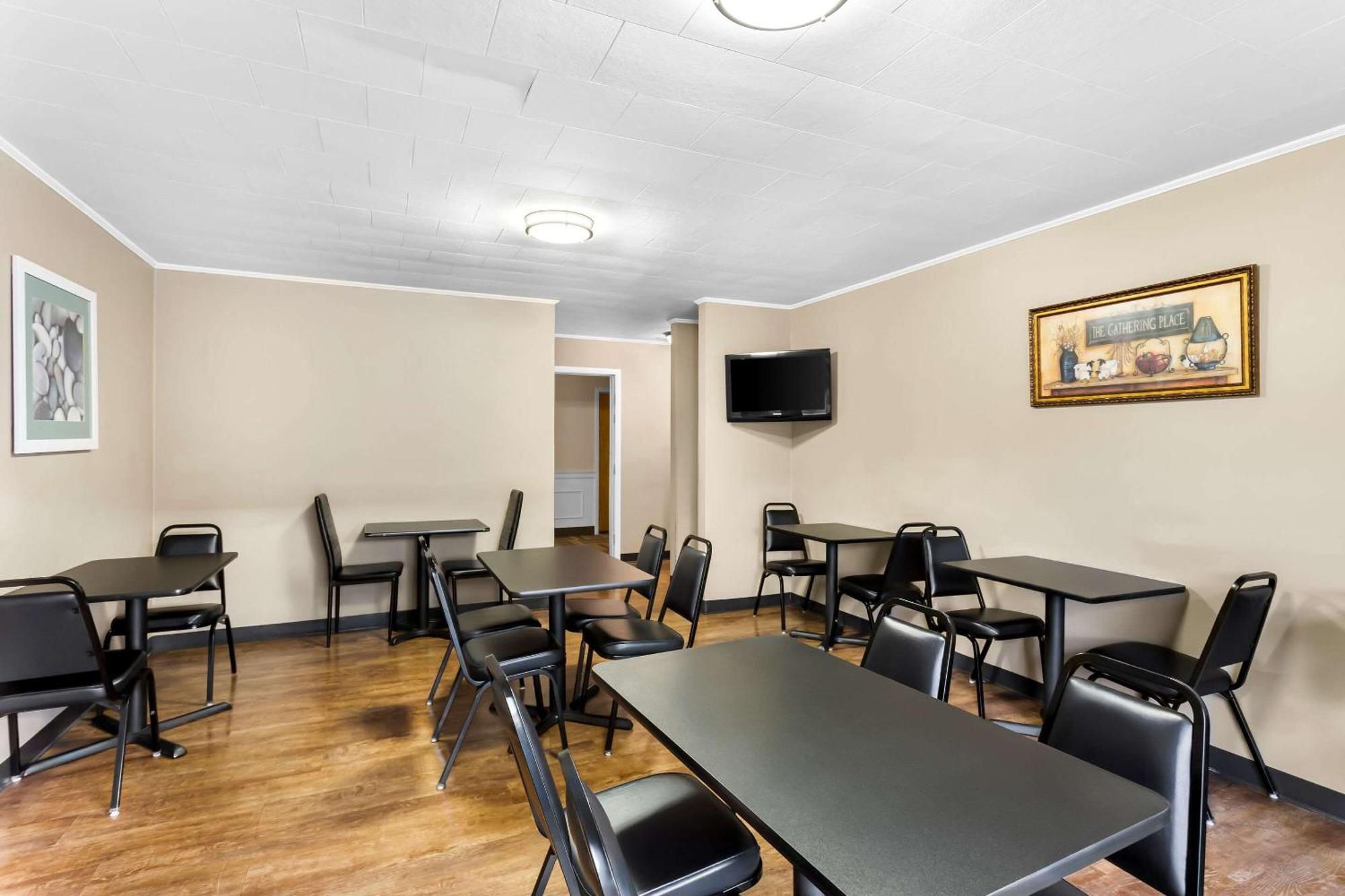 Rodeway Inn Gorham Extérieur photo